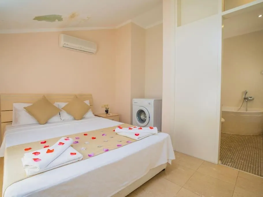 Calis'Ta Denize Sifir 10 Kisilik Villa Starfish 4 Fethiye Turkey