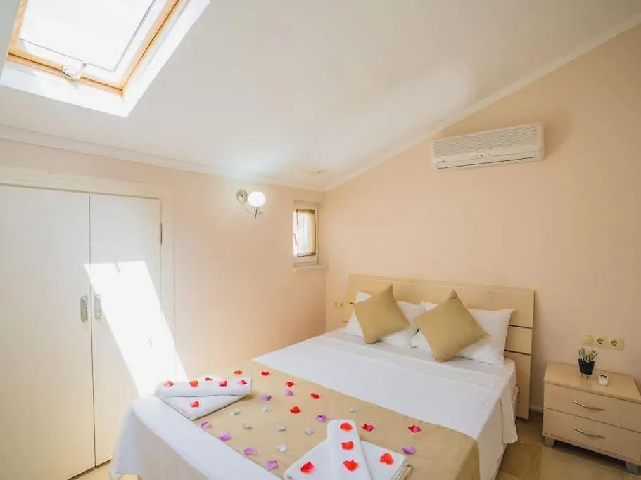 Calis'Ta Denize Sifir 10 Kisilik Villa Starfish 4 Fethiye